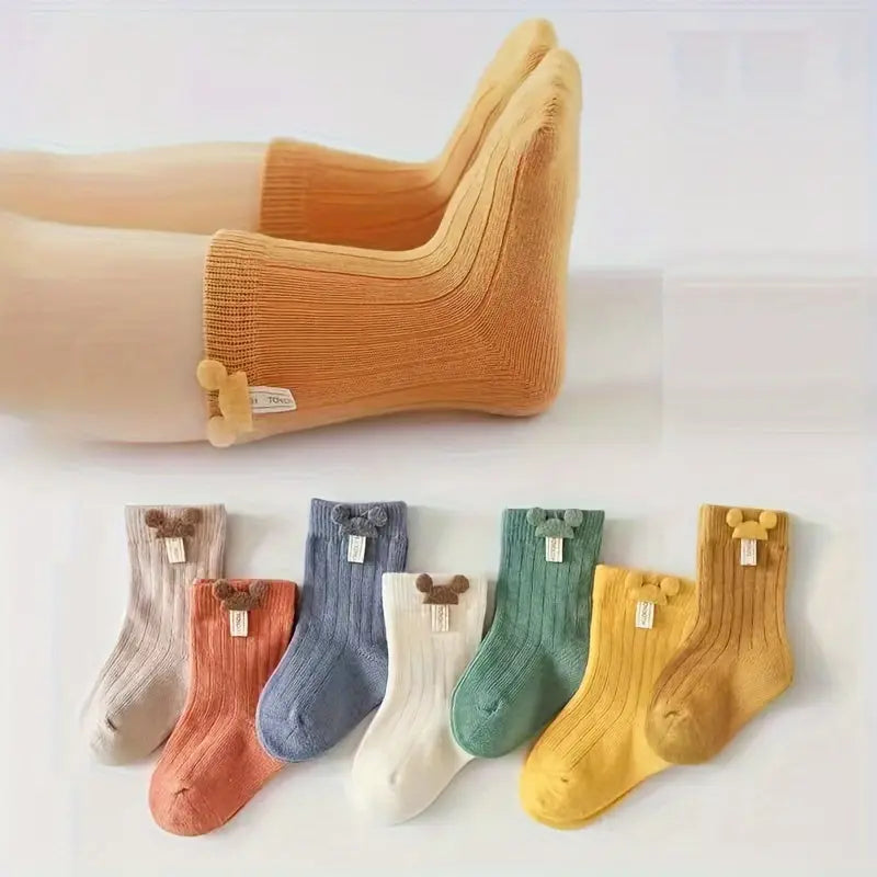 Lot de 4 paires de chaussettes mi-mollet en coton pour tout-petits – Respirantes et unisexes (tons neutres)